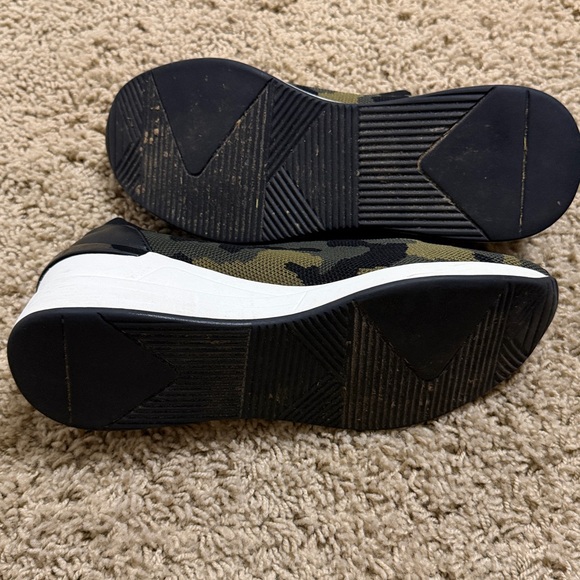 Steve Madden Mykala Wedge Sneaker Camo Knit Slip-Ons - Picture 8 of 8